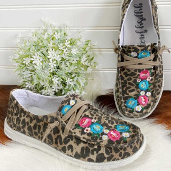 New Gypsy Jazz FLO Tan Leopard With Floral Embroidery Slip On Sneakers - Picture 1 of 5